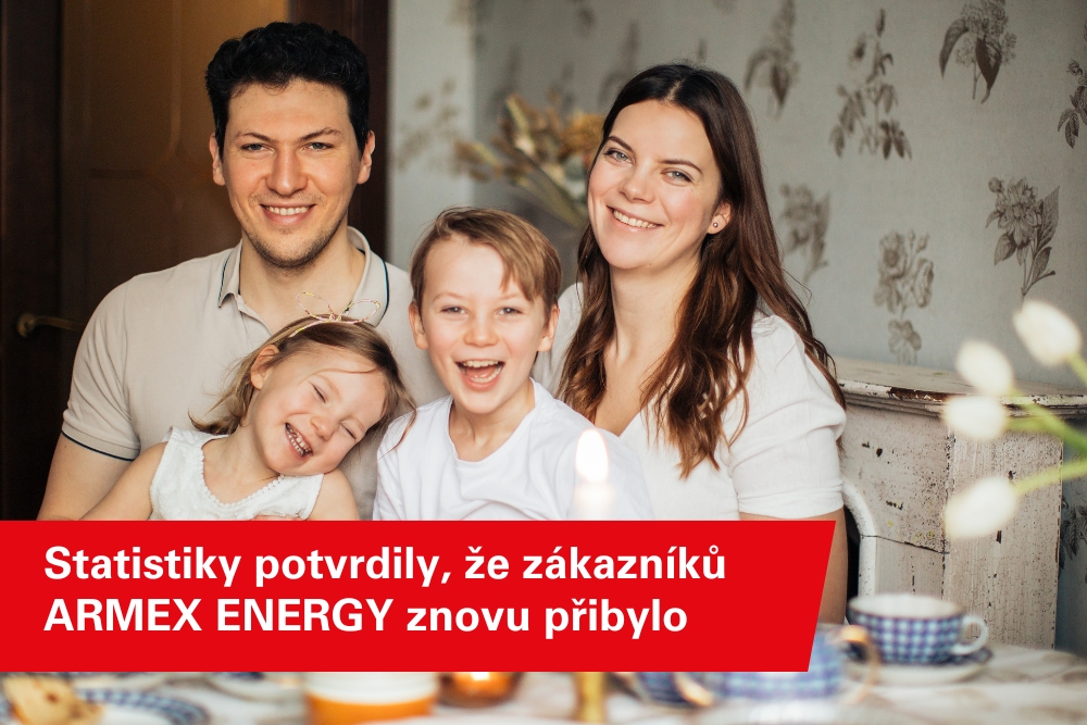 Šťastná rodina u společné snídaně symbolizuje rostoucí počet spokojených zákazníků ARMEX ENERGY