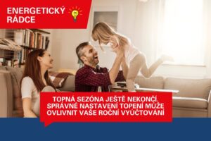Rodina doma nastavuje topení v obývacím pokoji pro úsporu energie během topné sezóny.